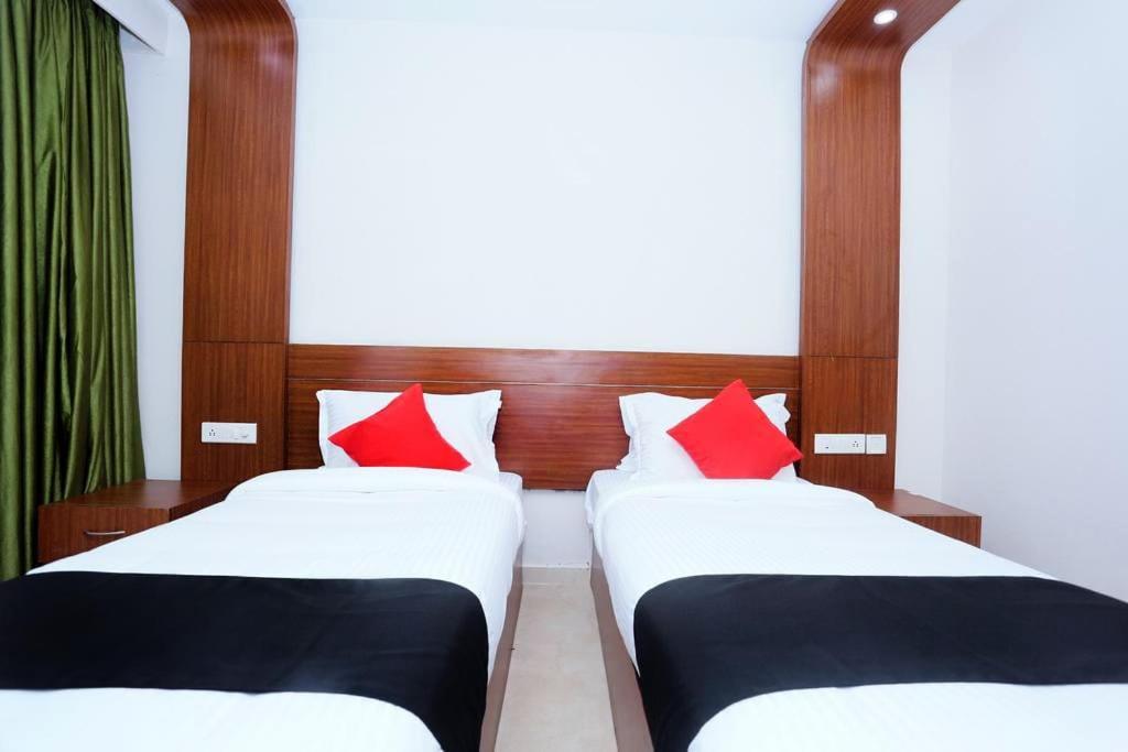 The Southgate Business Hotel Thiruvananthapuram Exteriör bild